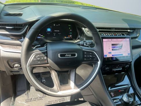 Used 2022 Jeep Grand Cherokee Limited 4xe AWD/4WD image 13