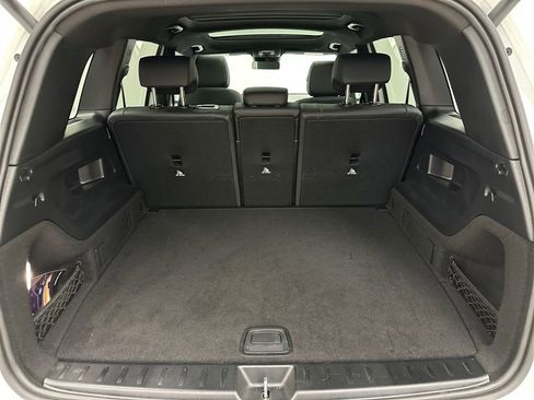 Used 2025 Mercedes-Benz GLB 250 4MATIC image 17