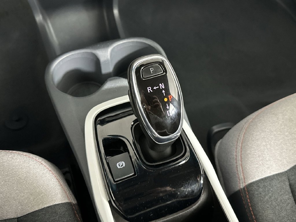 Used 2017 Chevrolet Bolt LT FWD image 18
