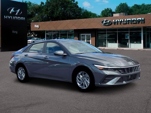 New 2026 Hyundai Elantra Blue image 10