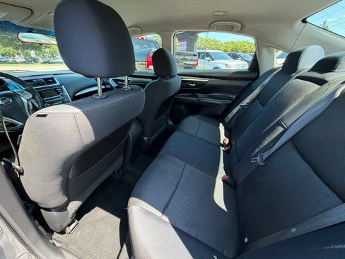 Used 2016 Nissan Altima 2.5 SR w/ LED Appearance Package FWD image 12