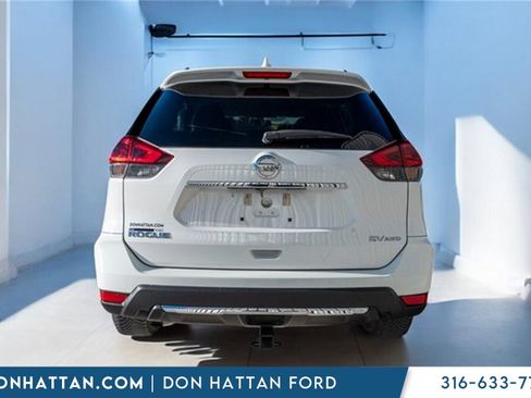 Used 2018 Nissan Rogue SV image 30
