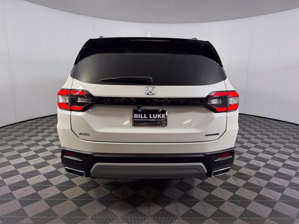 Used 2023 Honda Pilot Touring image 10
