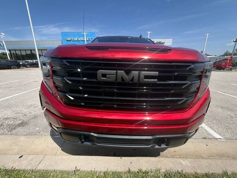 Used 2024 GMC Sierra 1500 Elevation w/ X31 Off-Road Package AWD/4WD image 8