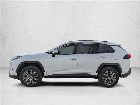 Used 2022 Toyota RAV4 XLE Premium AWD/4WD image 2