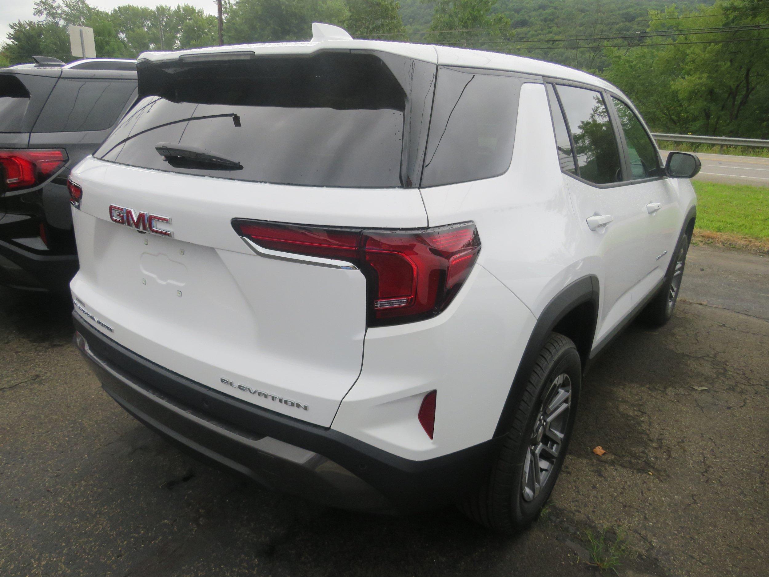 New 2027 GMC Terrain Elevation w/ LPO, Floor Liner Package AWD/4WD image 6