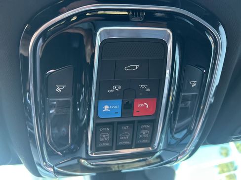 Used 2022 Jeep Grand Cherokee Summit w/ Advanced Protech Group IV image 53