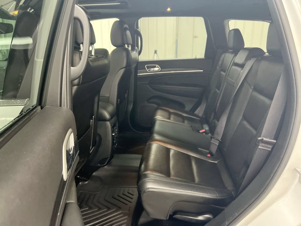 Used 2019 Jeep Grand Cherokee Limited AWD/4WD image 24