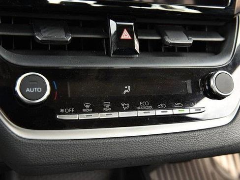 Used 2025 Toyota Corolla LE image 14