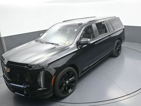 Used 2025 Cadillac Escalade ESV Sport w/ Touring Package image 59