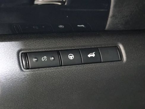 Used 2025 Nissan Pathfinder SV AWD/4WD image 19