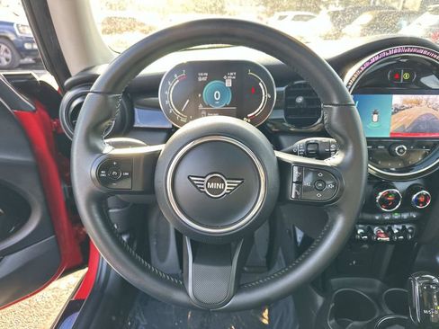 Used 2023 MINI Cooper 2-Door Hardtop image 15