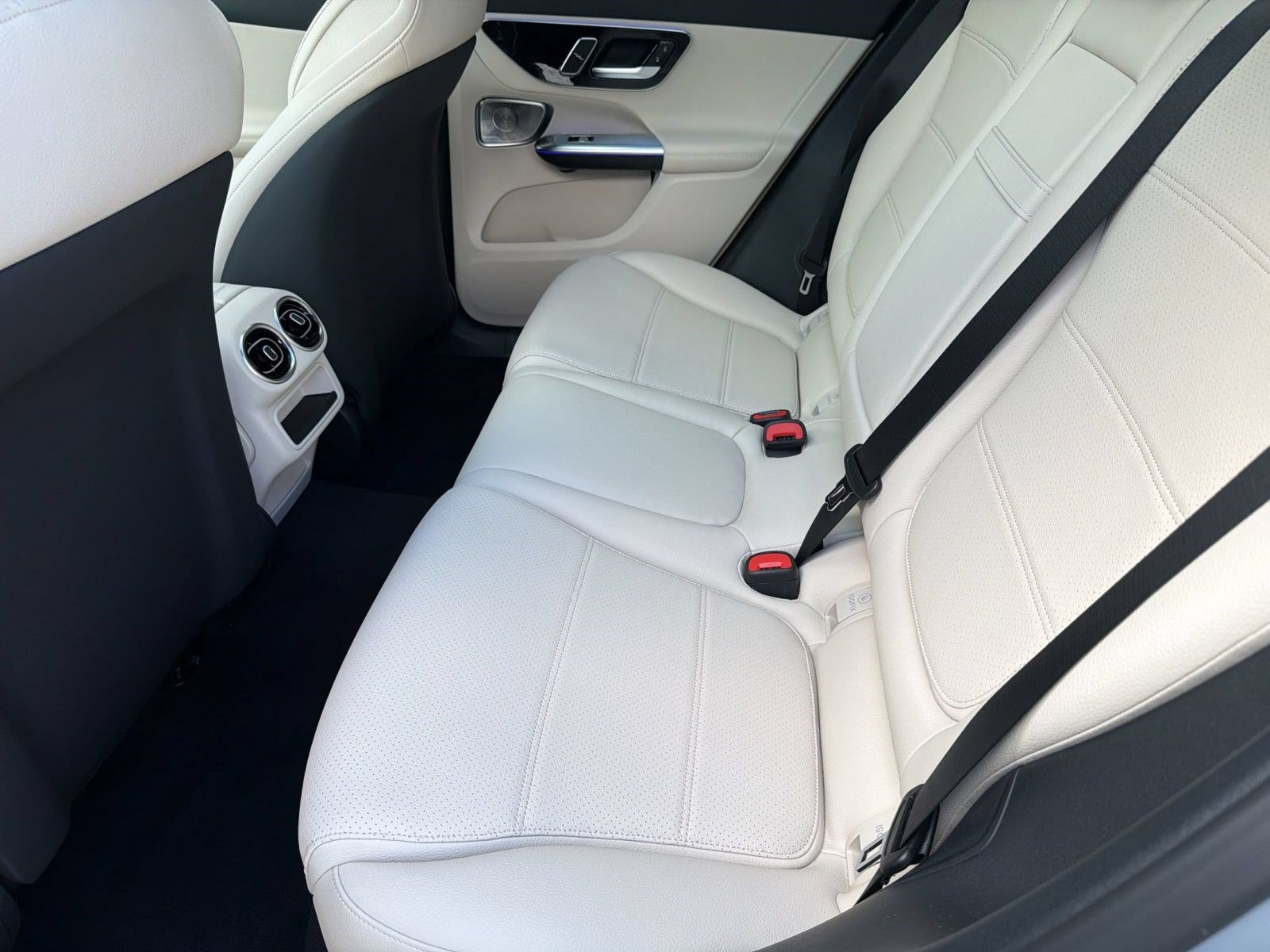 Used 2027 Mercedes-Benz GLC 300 image 21