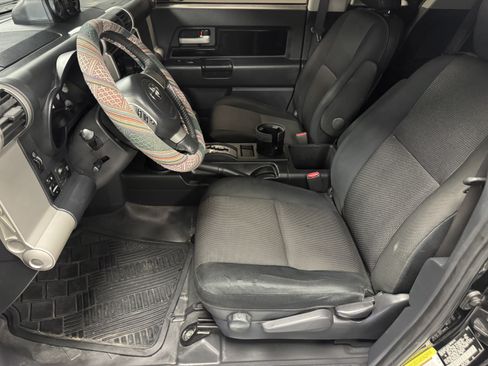 Used 2009 Toyota FJ Cruiser 4WD image 8