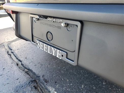 Used 2022 Porsche Macan image 25