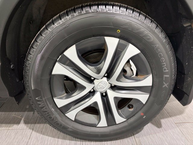 Used 2018 Toyota RAV4 LE w/ All Weather Liner Package AWD/4WD image 23