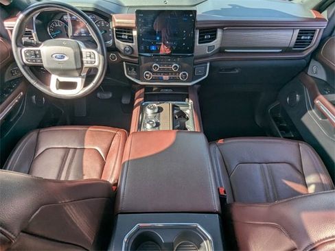 Used 2023 Ford Expedition Max Limited image 11