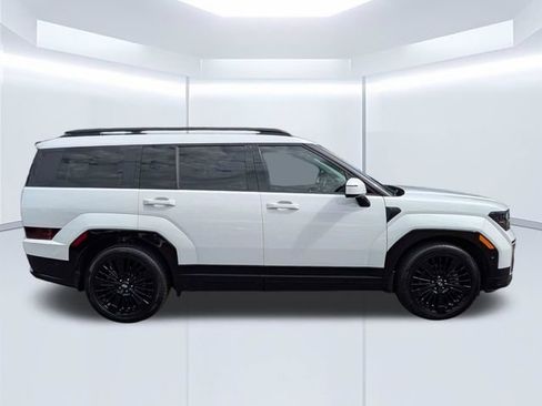 Used 2025 Hyundai Santa Fe Calligraphy FWD image 3