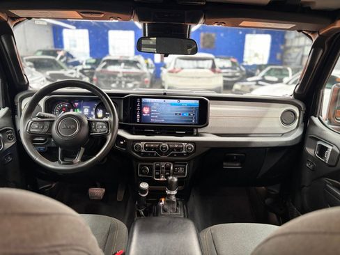 Used 2024 Jeep Wrangler Unlimited w/ Convenience Group AWD/4WD image 24