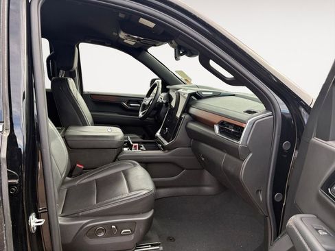 Used 2025 GMC Yukon Denali image 15