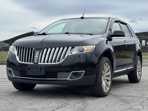 Used 2013 Lincoln MKX AWD image 1
