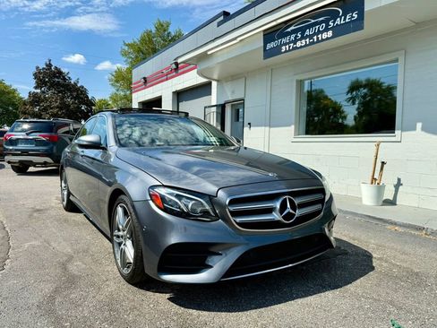 Used 2019 Mercedes-Benz E 300 4MATIC image 5
