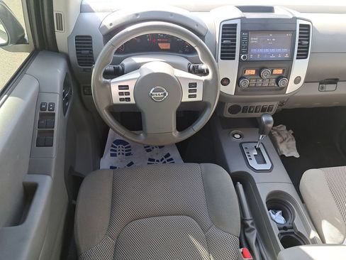 Used 2020 Nissan Frontier SV image 10