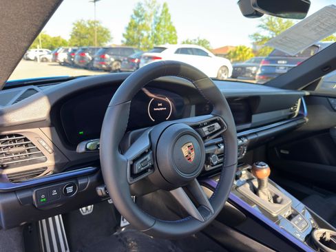 Used 2026 Porsche 911 Carrera RWD image 15