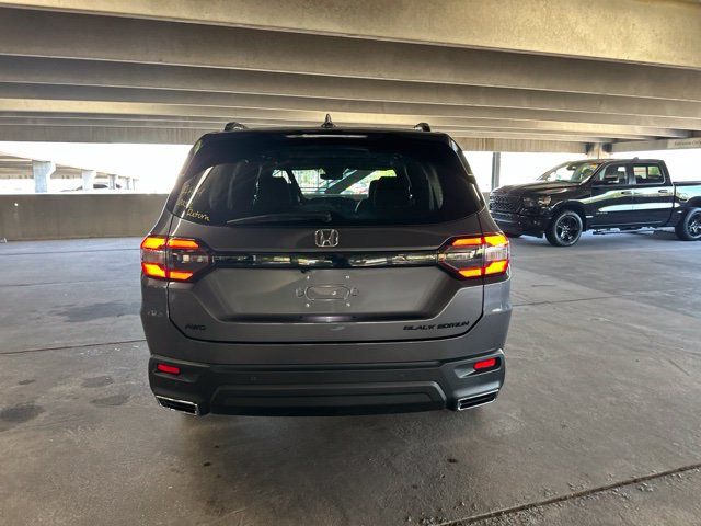 Certified 2025 Honda Pilot Black Edition image 6