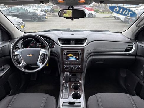 Used 2016 Chevrolet Traverse LT w/ Traveler's Package image 29