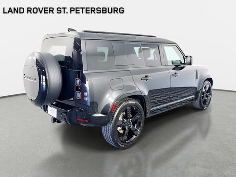 Used 2026 Land Rover Defender 110 X-Dynamic SE AWD/4WD image 5