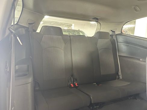 Used 2017 Chevrolet Traverse LT image 15