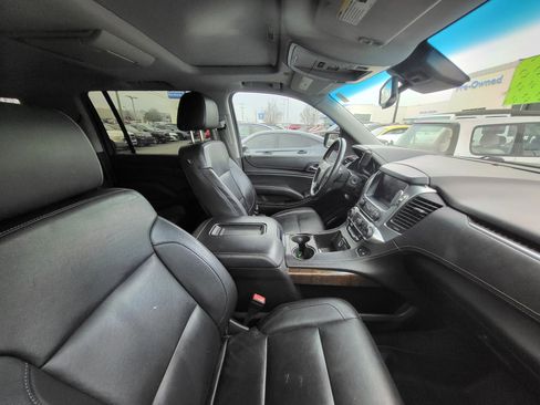 Used 2015 Chevrolet Suburban LT image 8