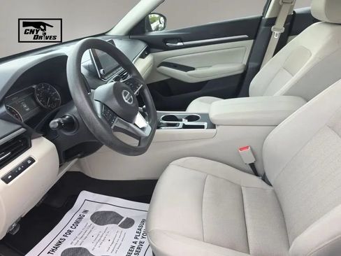 Used 2022 Nissan Altima 2.5 SV FWD image 9