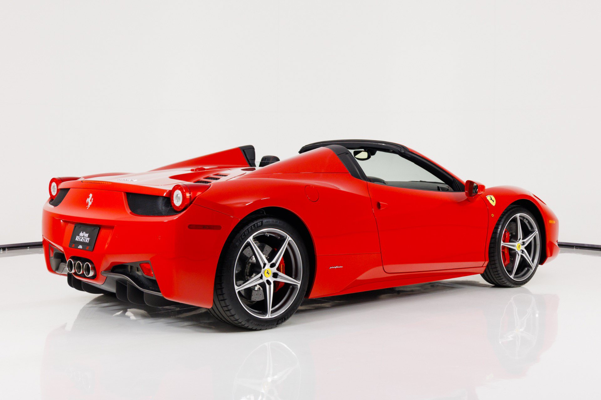Used 2013 Ferrari 458 Spider RWD image 3