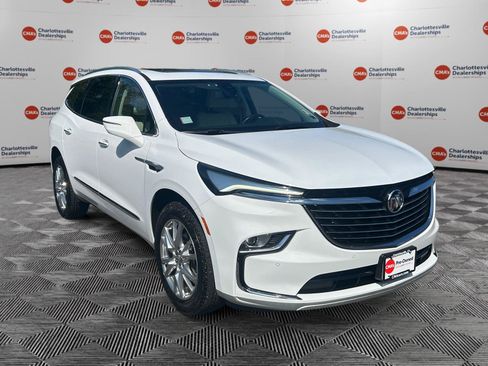 Used 2023 Buick Enclave Essence w/ Experience Buick Package FWD image 7
