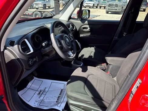 Used 2018 Jeep Renegade Latitude w/ Trailer Tow Group AWD/4WD image 9