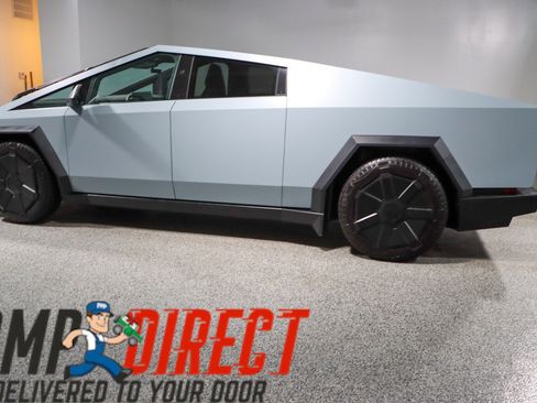 Used 2024 Tesla Cybertruck Cyberbeast AWD/4WD image 10