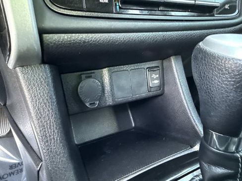 Used 2019 Toyota Corolla LE FWD image 33