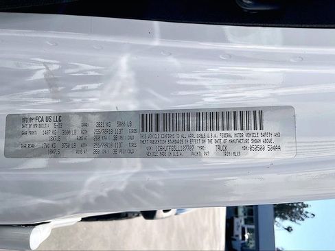 Certified 2020 Jeep Gladiator Overland AWD/4WD image 34