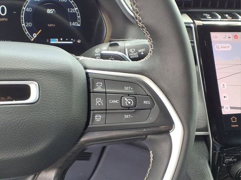 Certified 2023 Jeep Grand Cherokee Limited AWD/4WD image 12