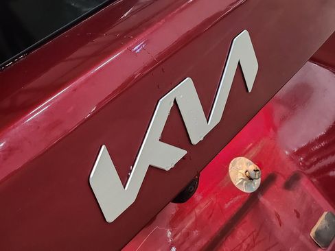 Used 2023 Kia Sorento LX image 25