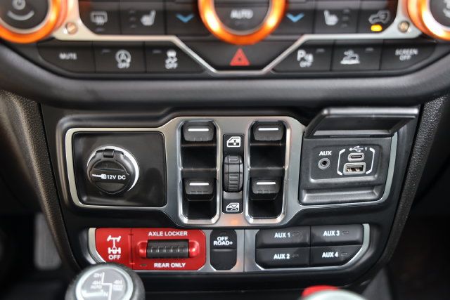 Used 2025 Jeep Gladiator Mojave AWD/4WD image 21