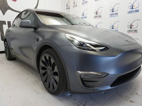 Used 2023 Tesla Model Y Performance image 24