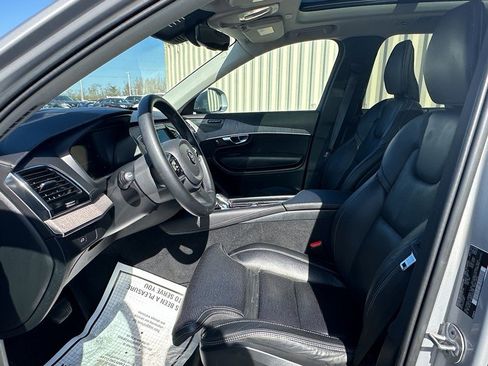 Used 2023 Volvo XC90 B6 Ultimate w/ Protection Package Premier image 11