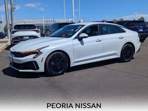 Used 2025 Kia K5 LXS image 1