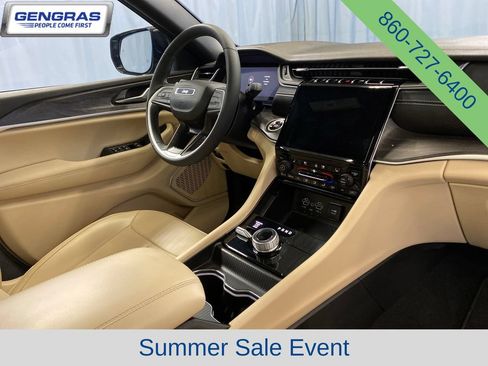 Used 2025 Jeep Grand Cherokee L Limited w/ Luxury Tech Group II AWD/4WD image 50