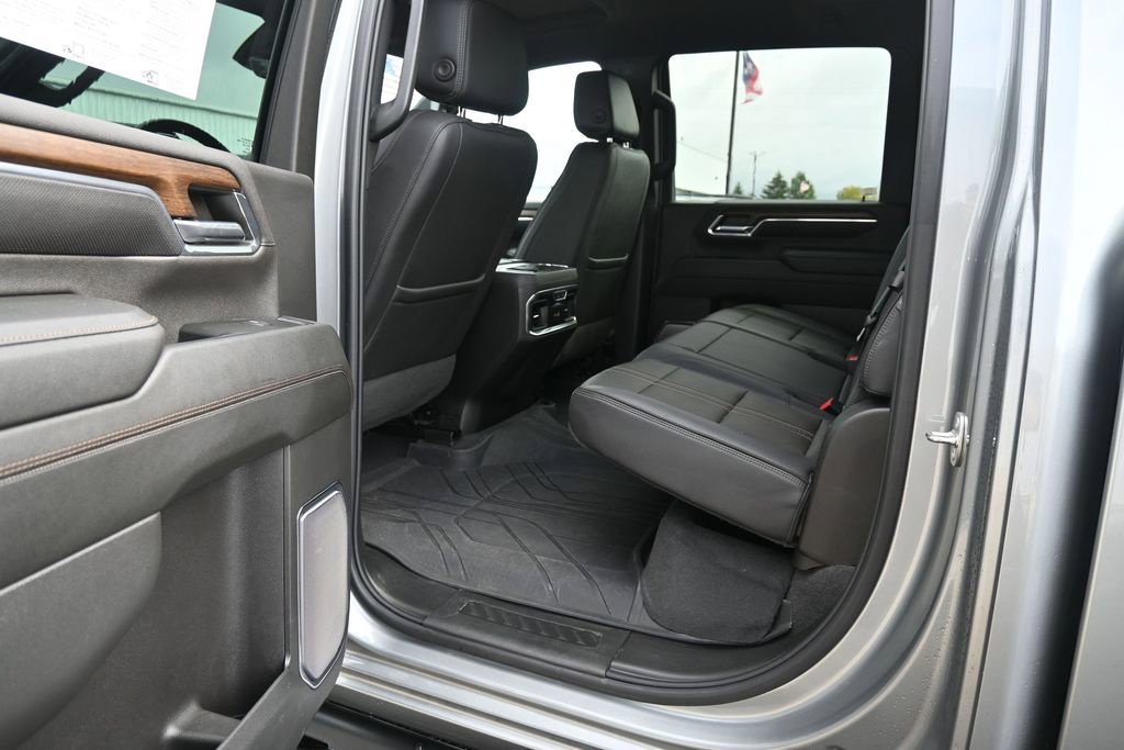 Used 2024 Chevrolet Silverado 2500 High Country w/ Technology Package AWD/4WD image 18