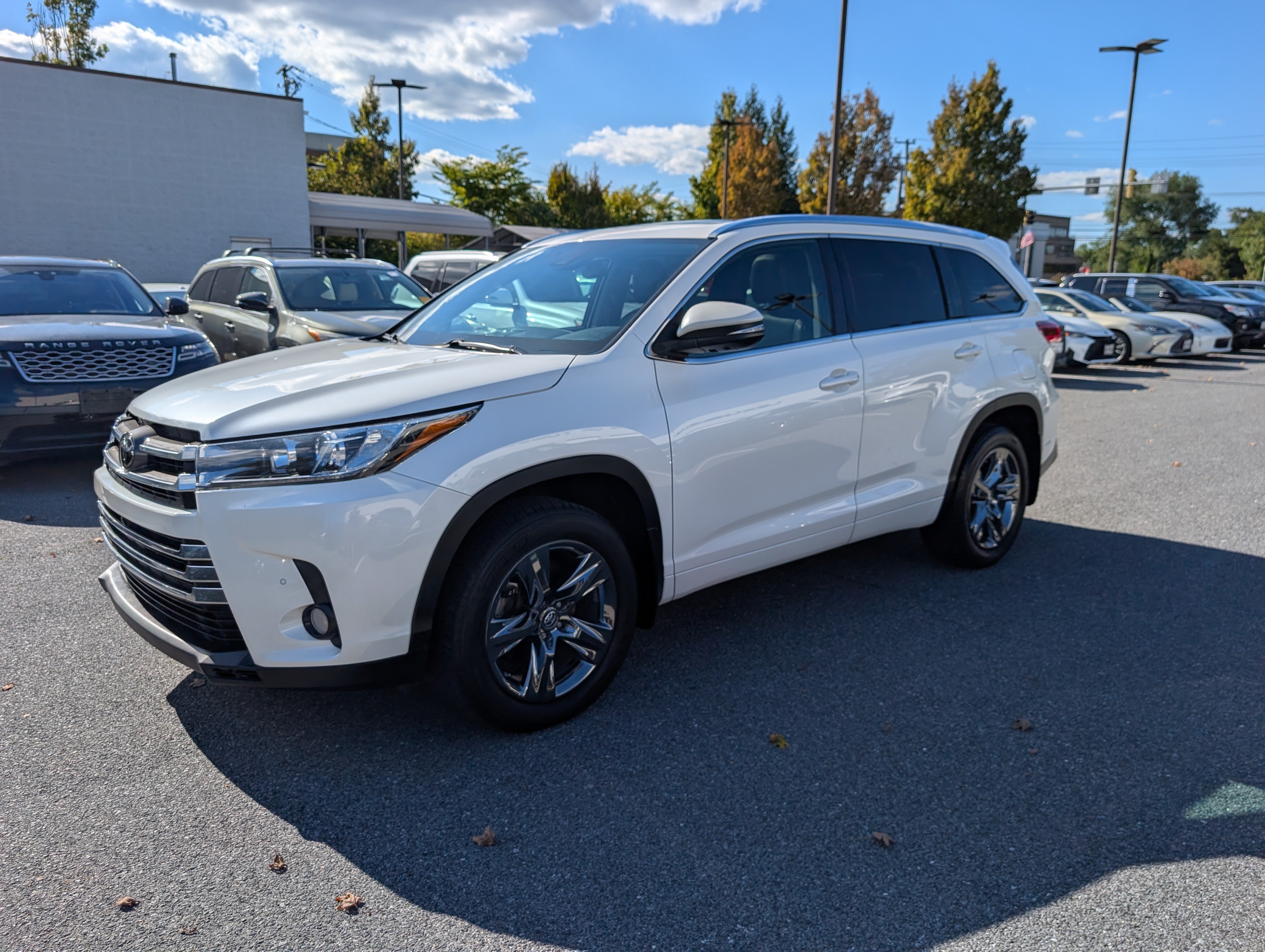 Used 2017 Toyota Highlander Limited Platinum w/ Carpet Mat Package AWD/4WD image 7