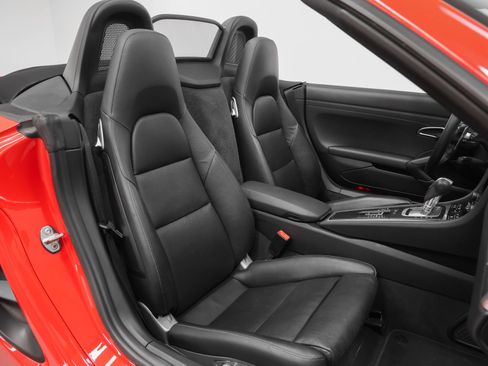 Certified 2019 Porsche 718 Boxster RWD image 23